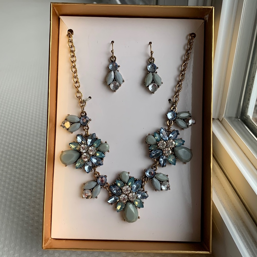 NWOT Costume jewelry